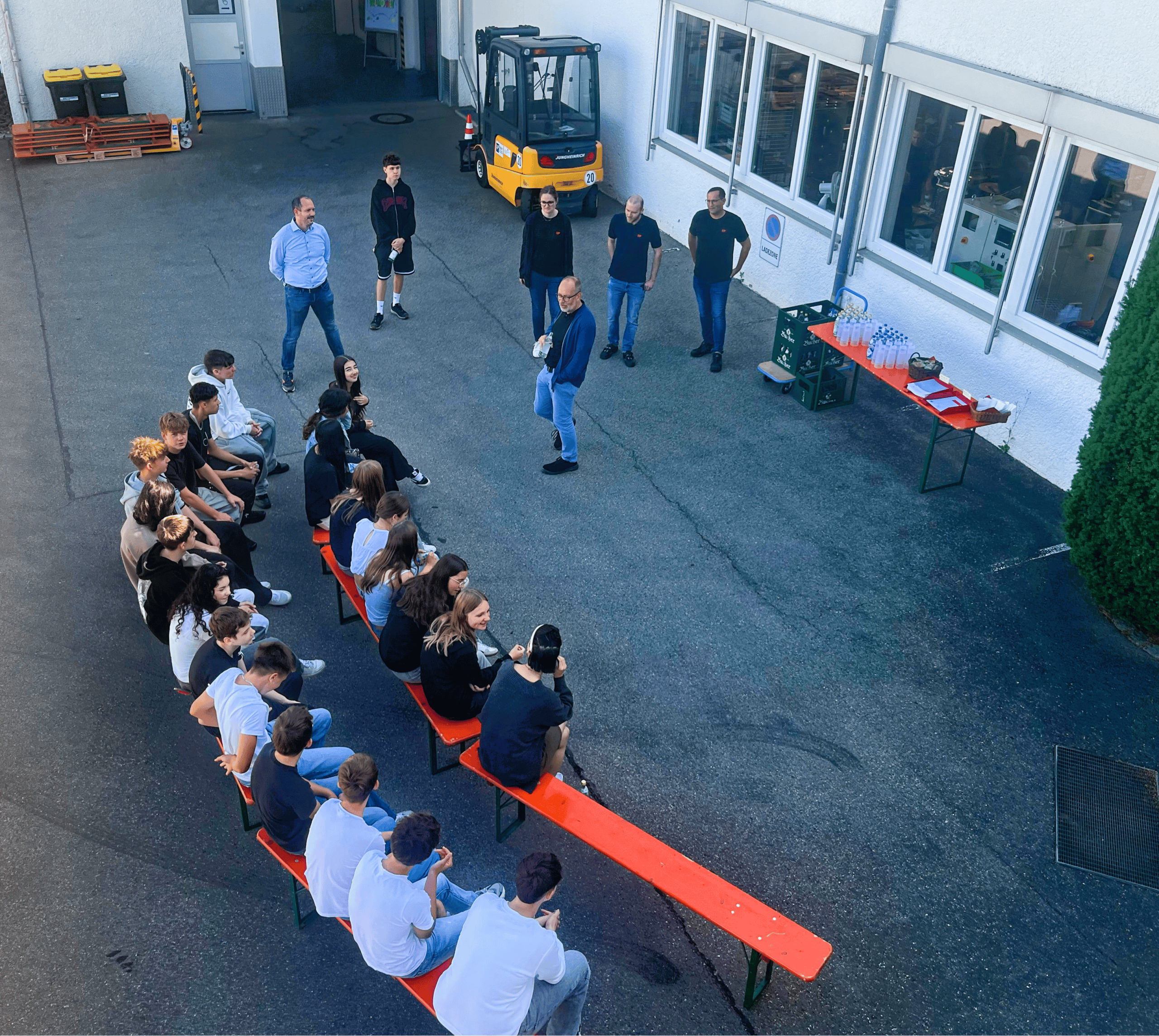 Realschule Weingarten visits: 9th grade students get exciting insights into our working world